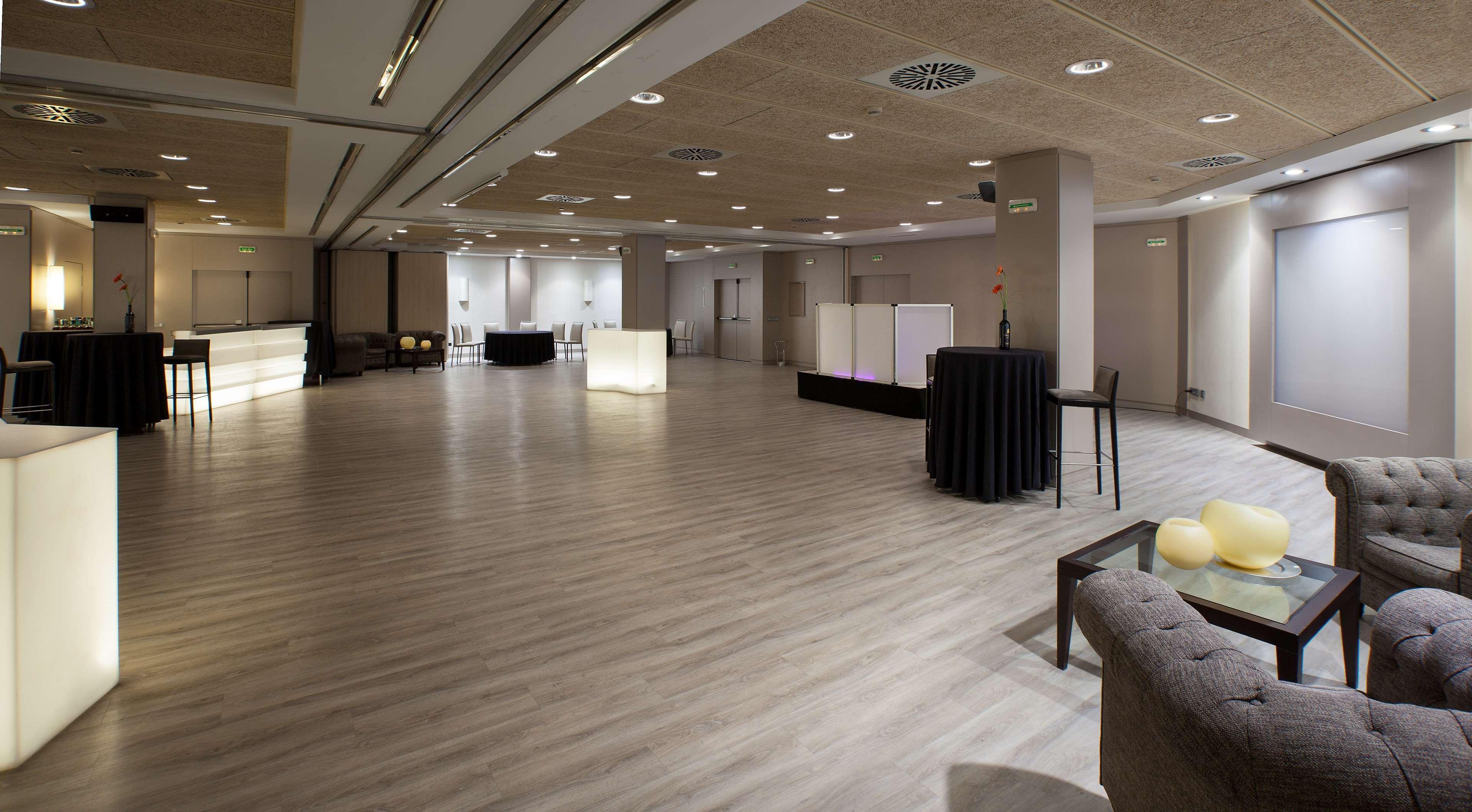 Nh Pamplona Iruna Park Exterior foto