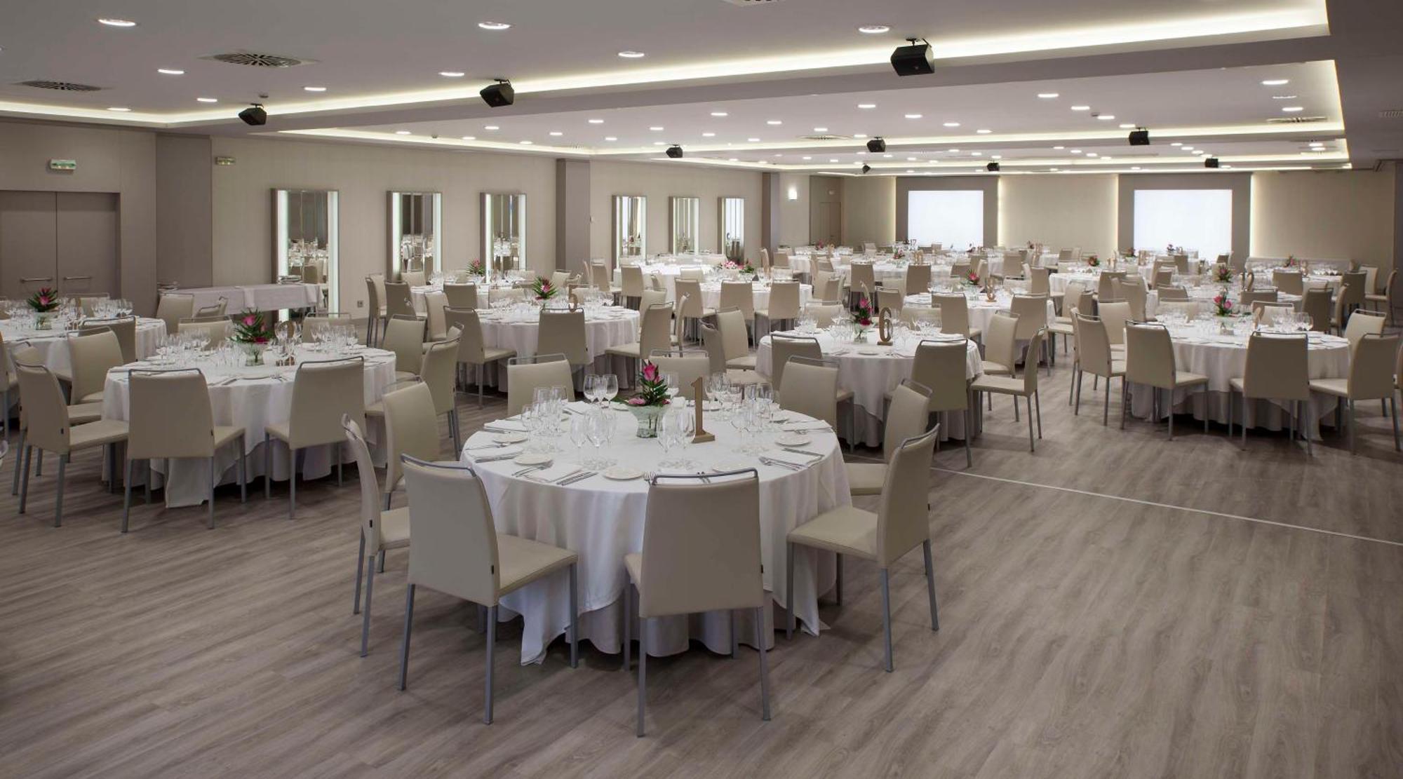 Nh Pamplona Iruna Park Exterior foto